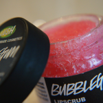 Lush Bubble Gum Lip Scrub 9