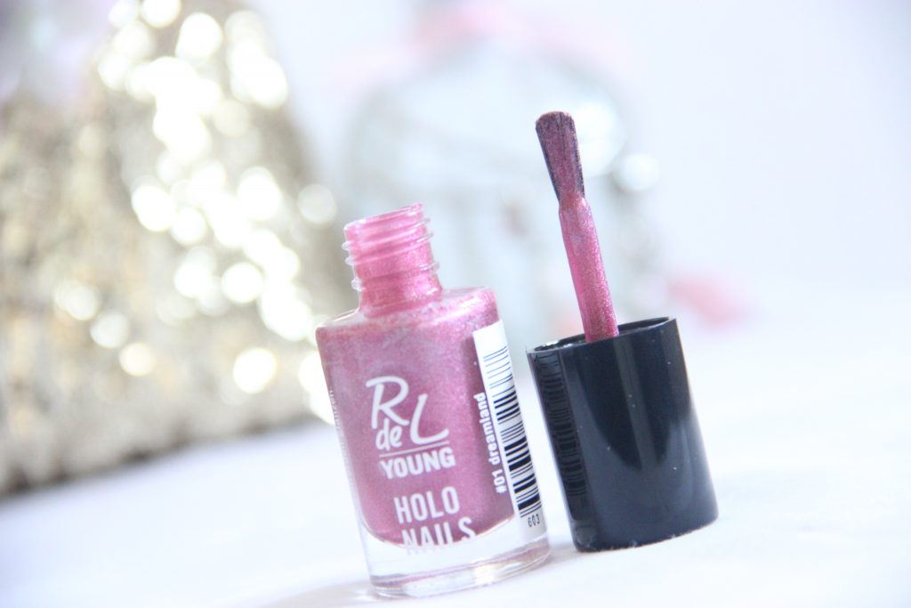 Swatches | RdeL Young “DREAMLAND”